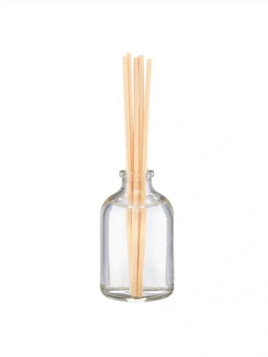 Frothy Vanilla Fragranced Reed Diffuser - Picture 3 of 5
